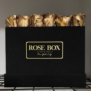 ROSE BOX Gold Roses in Black Gift Box